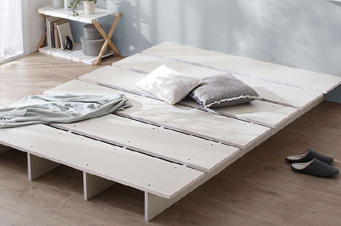 【天然木調 すのこ ステージ ローベッド】フレームカラー：ニュアンスホワイト